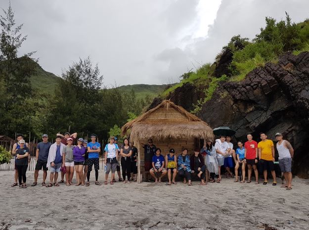 The Team - Mt Bira Bira traverse Nagsasa Cove.JPG