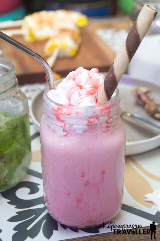 Strawberry Milkshake Comida PH Restaurant.jpg