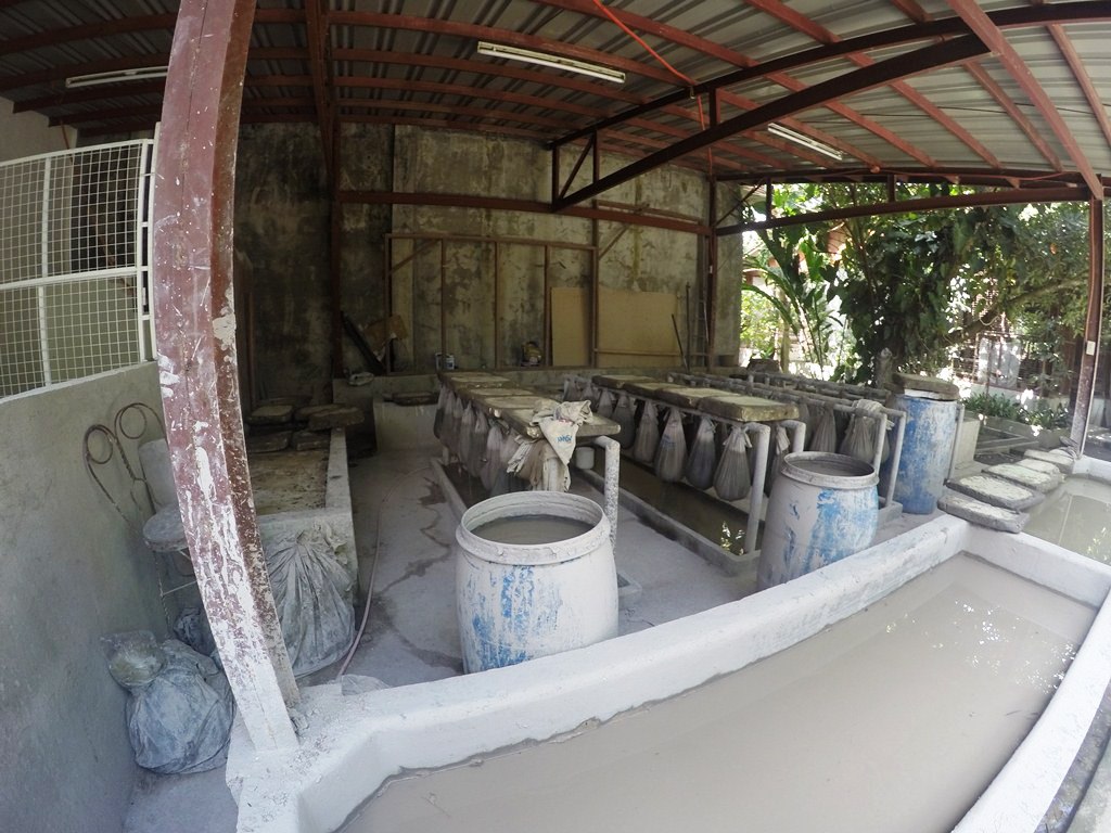 Ugu Bigyan Pottery Tiaong Quezon Production Area.JPG