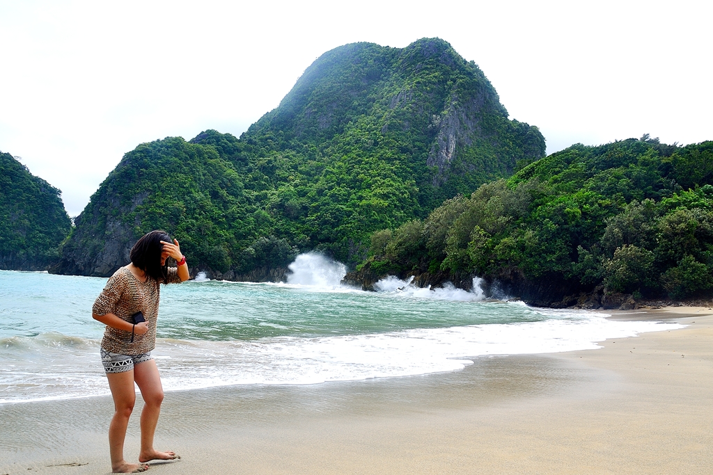 gota beach caramoan.JPG